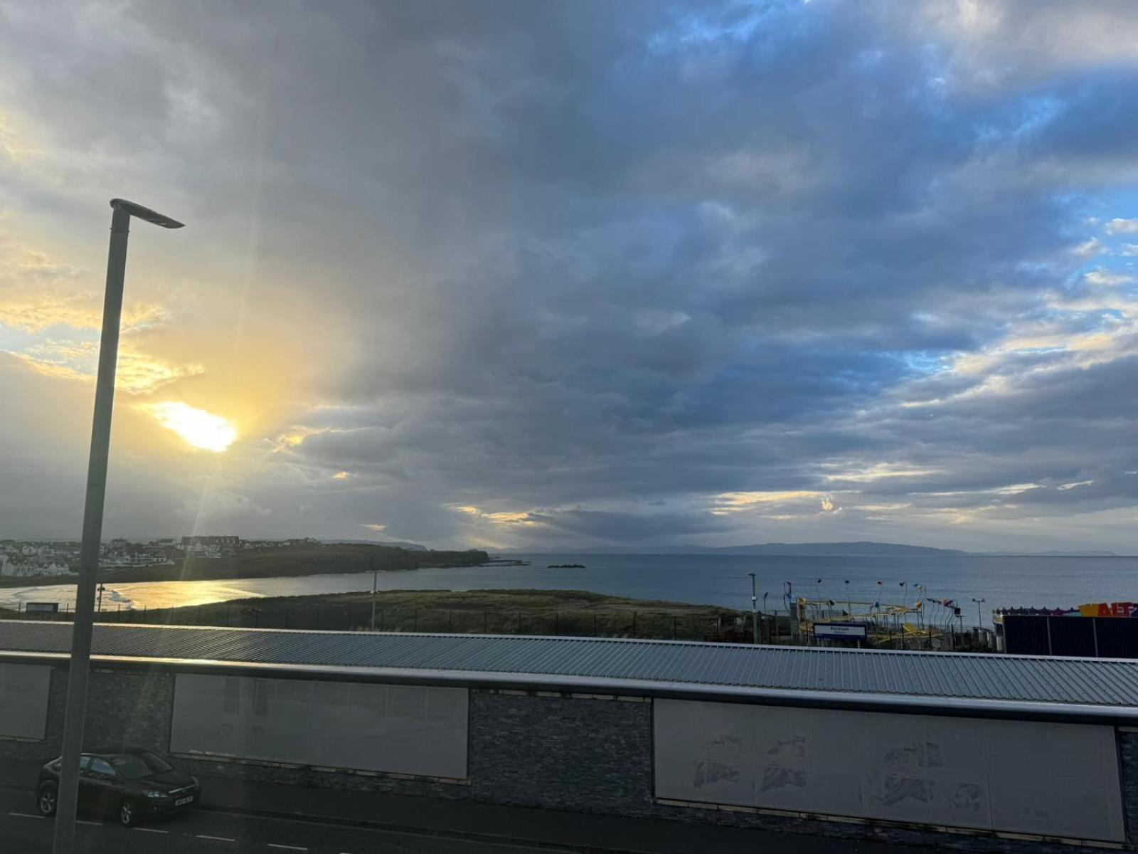 Modern Apartment With Sea Views Portrush Bagian luar foto